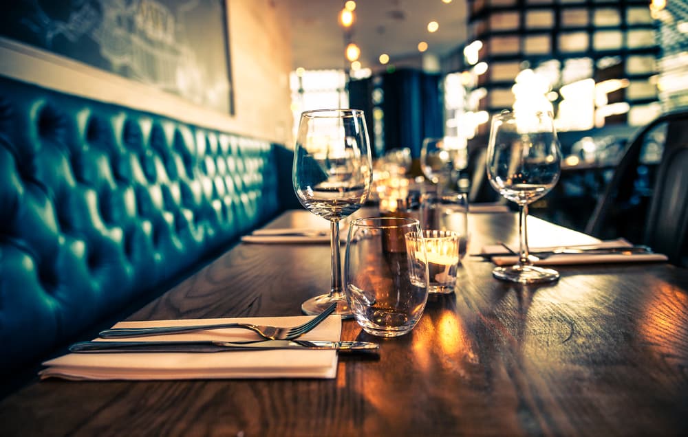 restaurant-in-summer